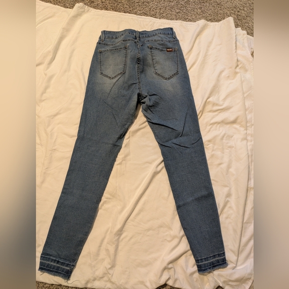 Light Blue Denim Skinny Jeans With Cute Frayed Hems - Picture 3 of 5